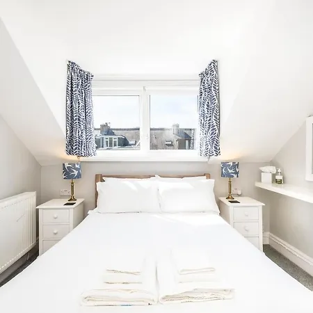 Cragwood Nocleg ze śniadaniem 4*